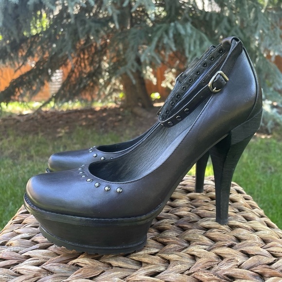 Syn -New Donald Pilner Black Leather Studded Inola Lisa Platform Ankle Strap … - Picture 1 of 10